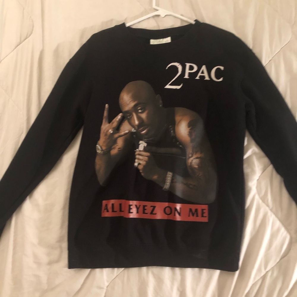 Tupac sweater size small